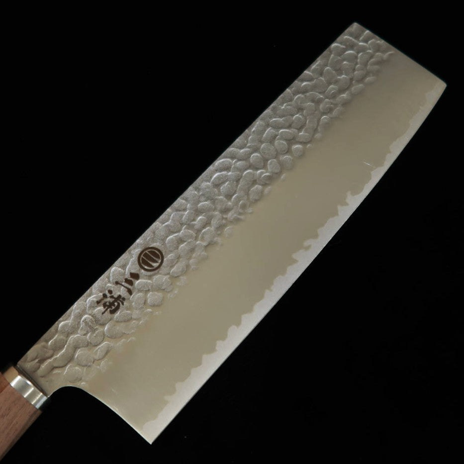 三浦 MIURA 菜切 VG10 鎚目 ウォルナット柄（180mm）