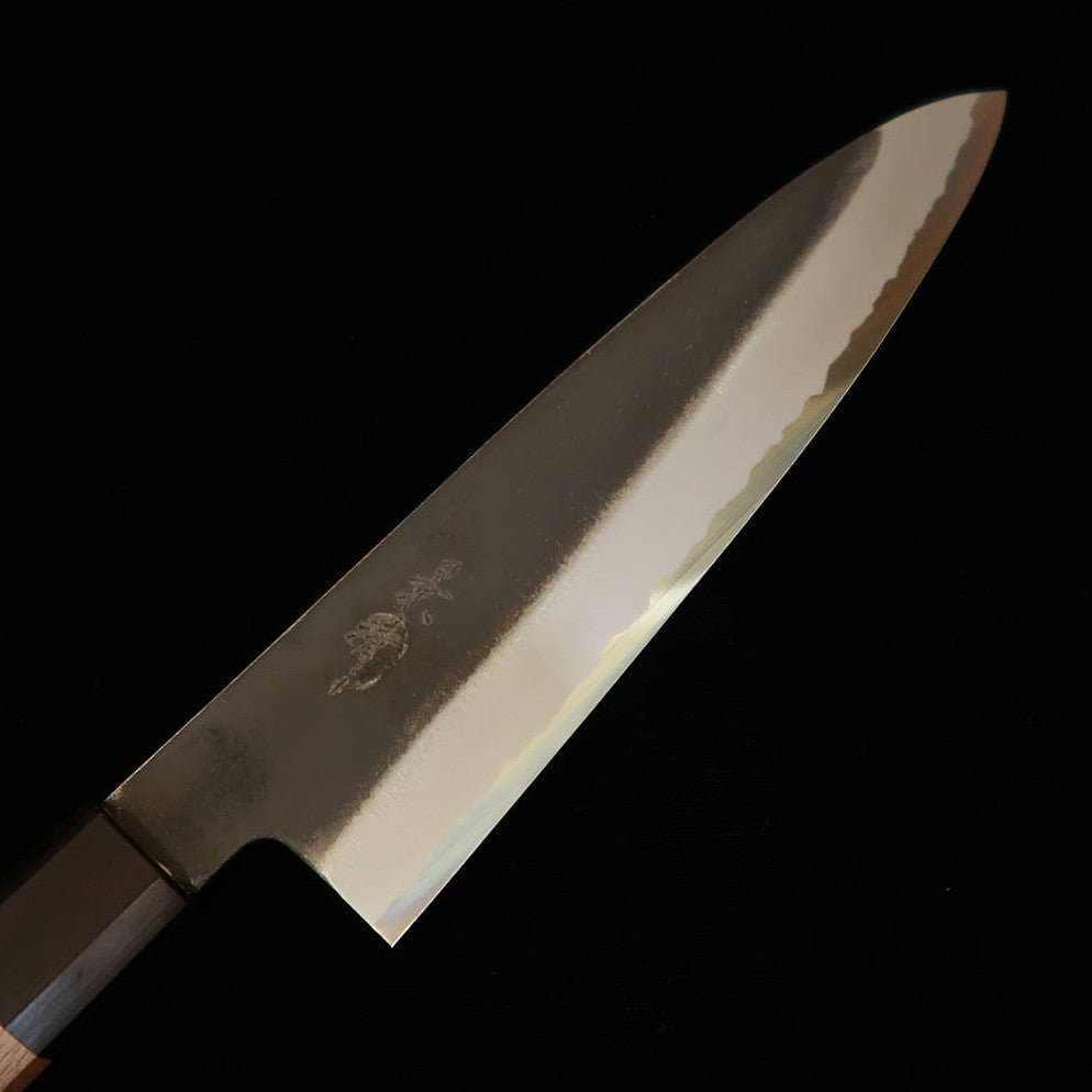Kagekiyo gyuto, aço Aogami #2, acabamento kuro-uchi, cabo de nogueira (210 mm)
