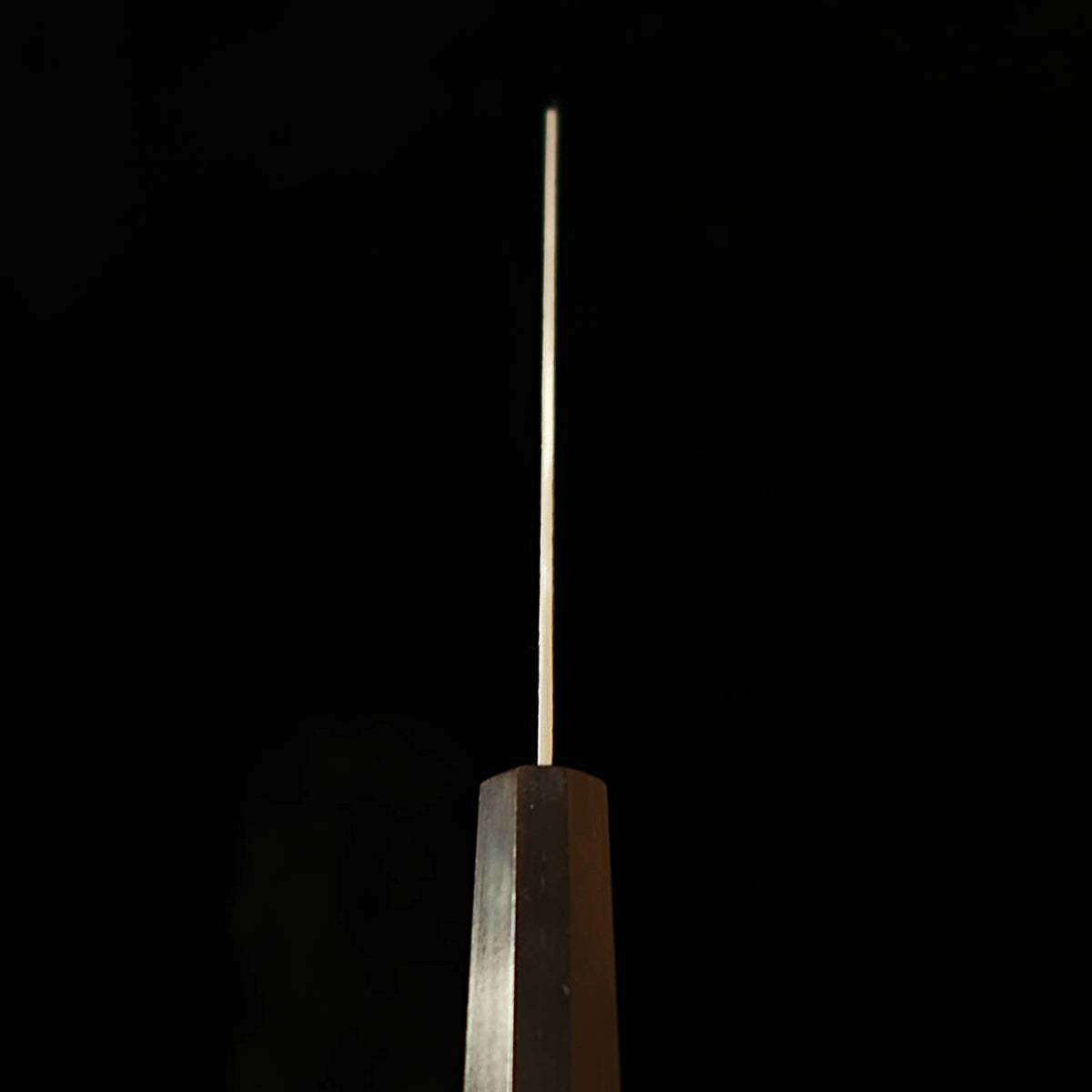 Miyazaki Kajiya MIYAZAKI KAJIYA -Tsubaki- Petty kiritsuke Aço Gin-3 Tsuchime Cabo integral de ébano (150 mm)