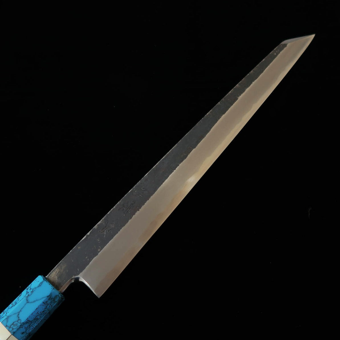 MIURA Itadaki por Tanaka Giichi, kiritsuke yanagiba Shiro-gami #2 acabado negro, mango con turquesa negra (300 mm)