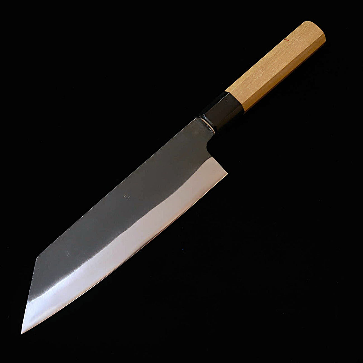 MIURA Bunka Shirogami nº2, forja negra, mango octogonal de magnolia con virola de cuerno de búfalo (165 mm)