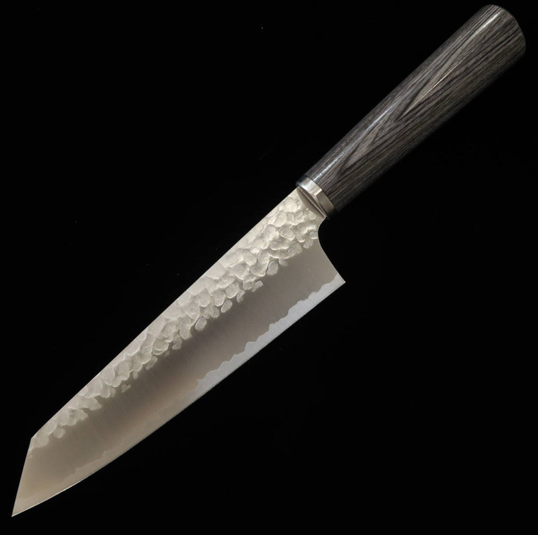 Kiritsuke MIURA acero inoxidable martillado, mango de madera laminada color carbón (165mm)