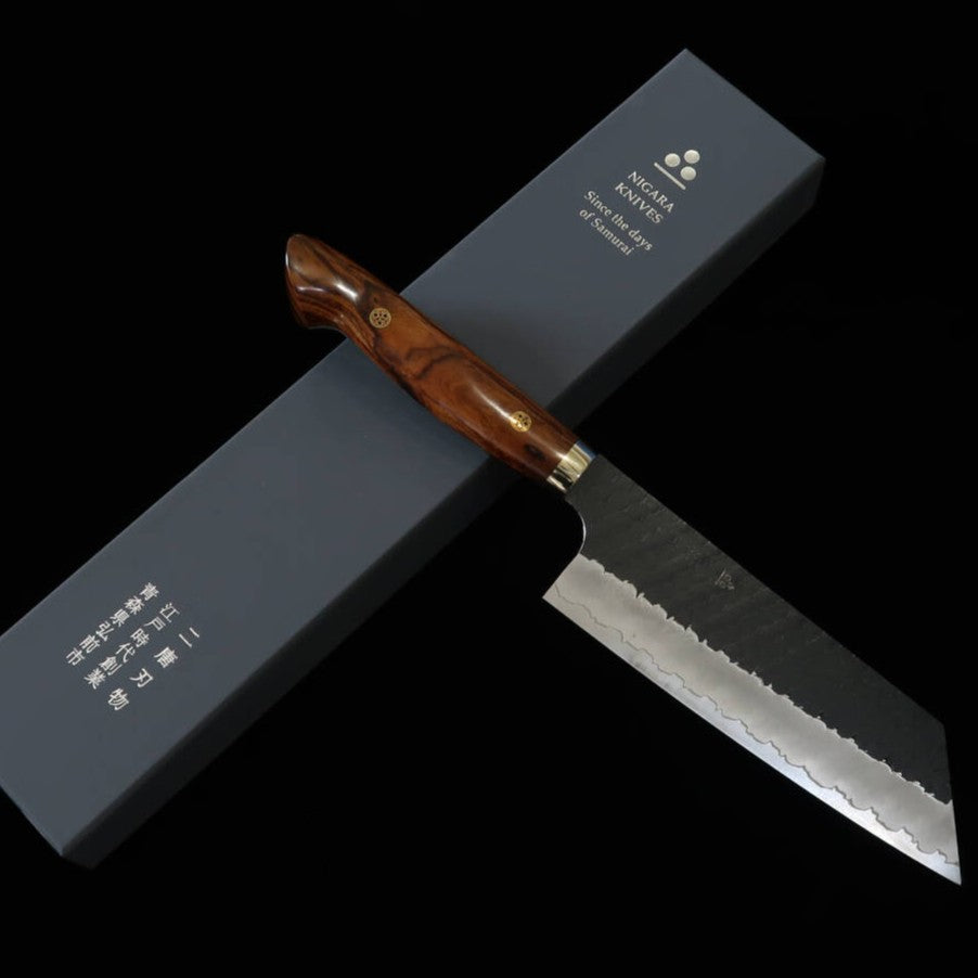 二唐刃物鍛錬所NIGARA  切付菜切 SG2 黒打 槌目 アイアンウッドハンドル（180mm）