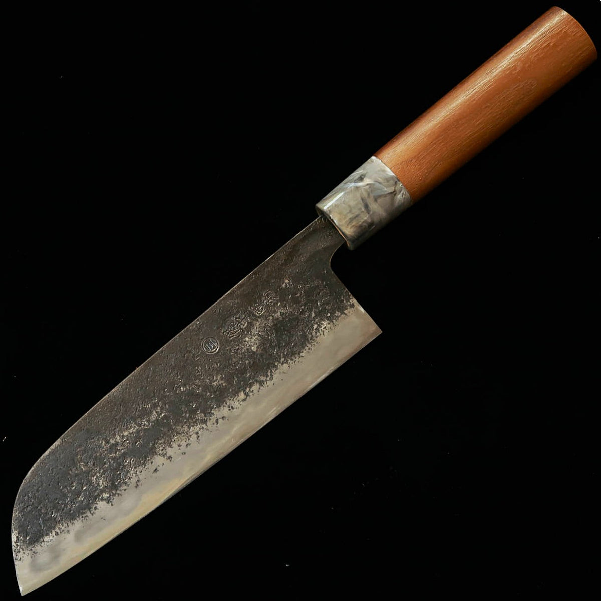 MIWAHAMONO Miwa Hamono, tipo nakiri-santoku, Aogami No.1, mango de nogal (165 mm)