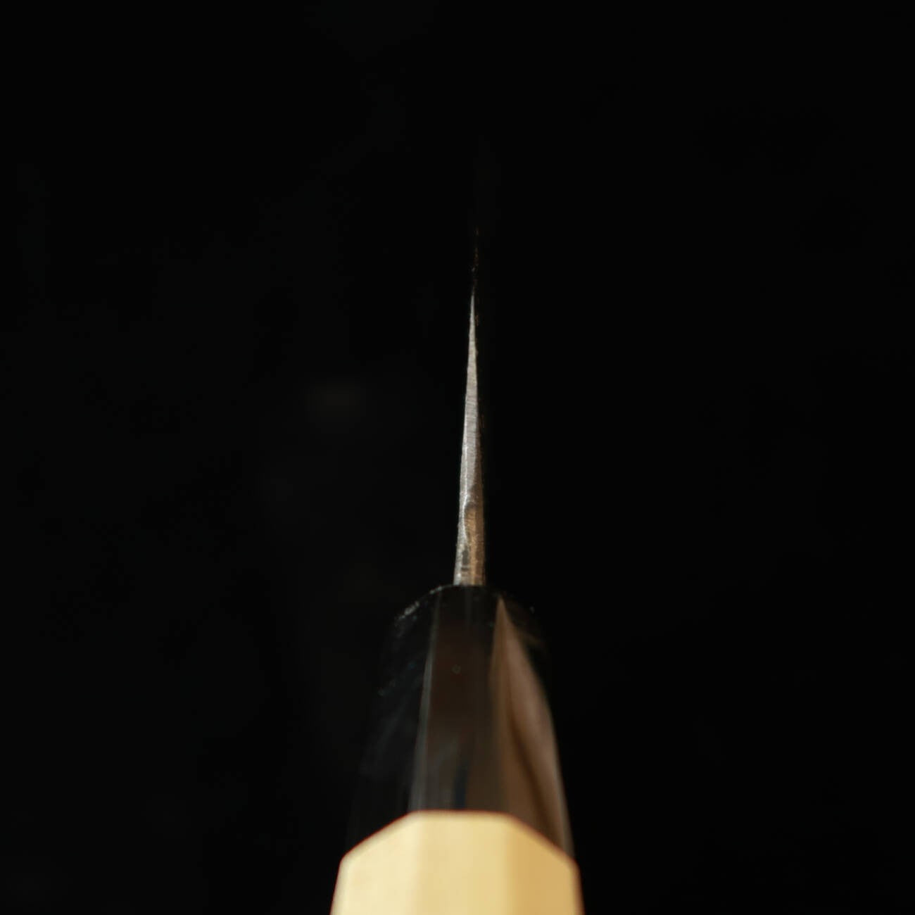 堺菊守SAKAIKIKUMORI 黒 三徳 白紙二号 朴八角柄（180mm）