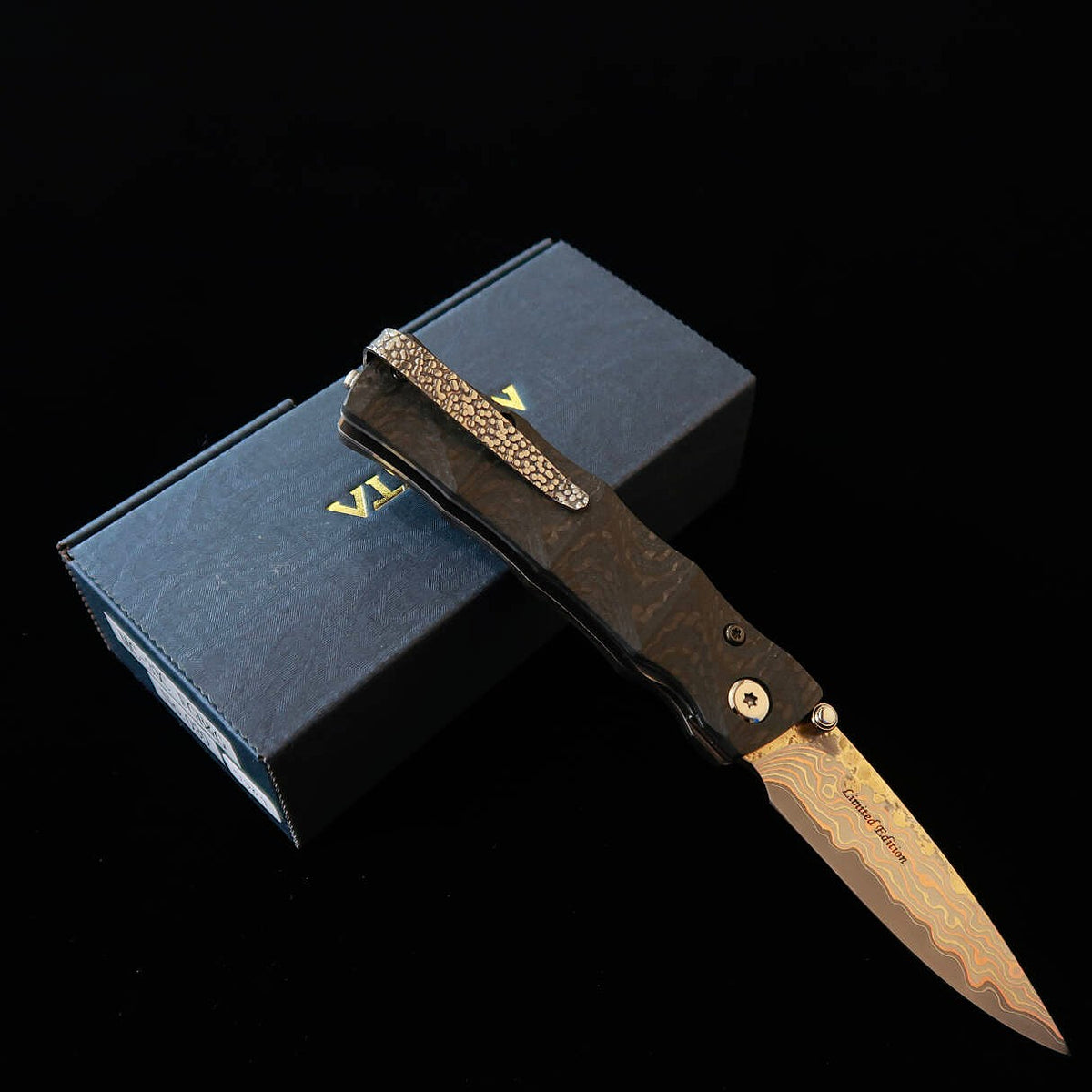 MCUSTA 25th Anniversary Limited Edition HADOU Folding Knife, VG10 33-Layer Damascus - Carbon Fiber Handle (MC-0033C FGB&G)