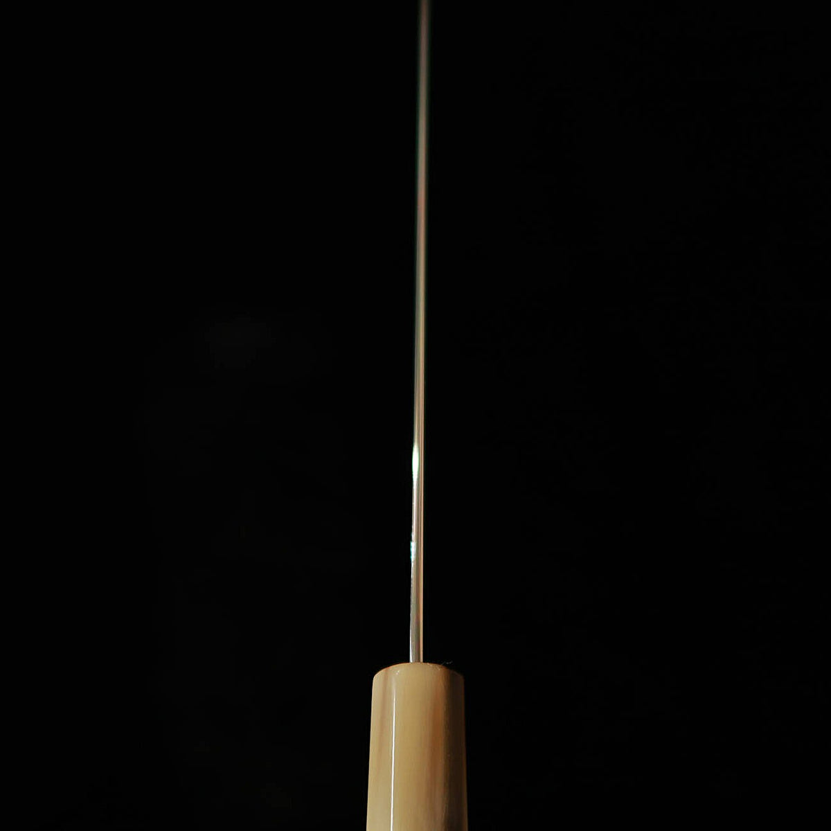 YOSHIHIRO 郷右馬允義弘 Cuchillo fugu-hiki Shirogami #2, temple en agua, acabado espejo con ondas, mango blanco de ocho caras, con funda de magnolia (240–300 mm)