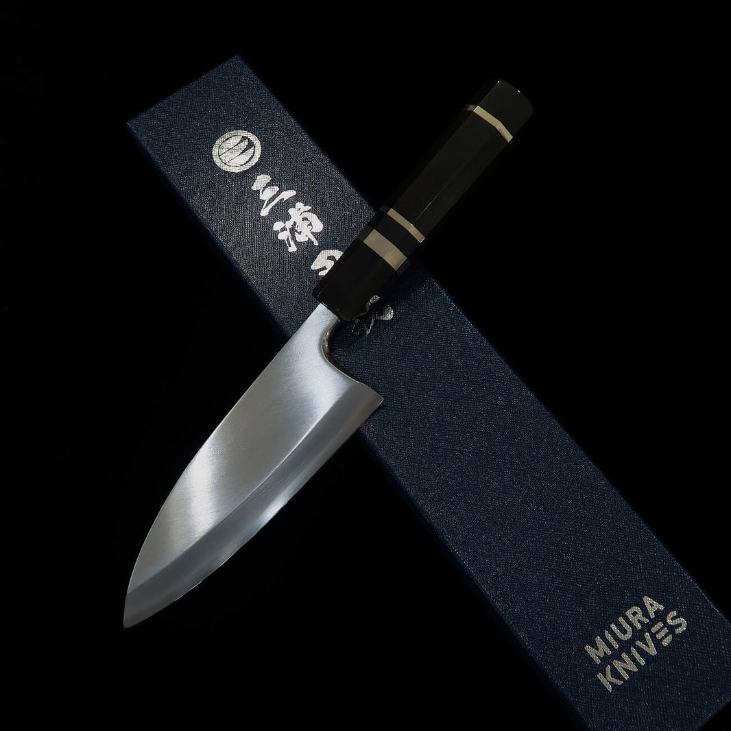 三浦MIURA 出刃 左利き用 銀紙三号 木砥仕上げ 黒檀銀巻柄（150mm）