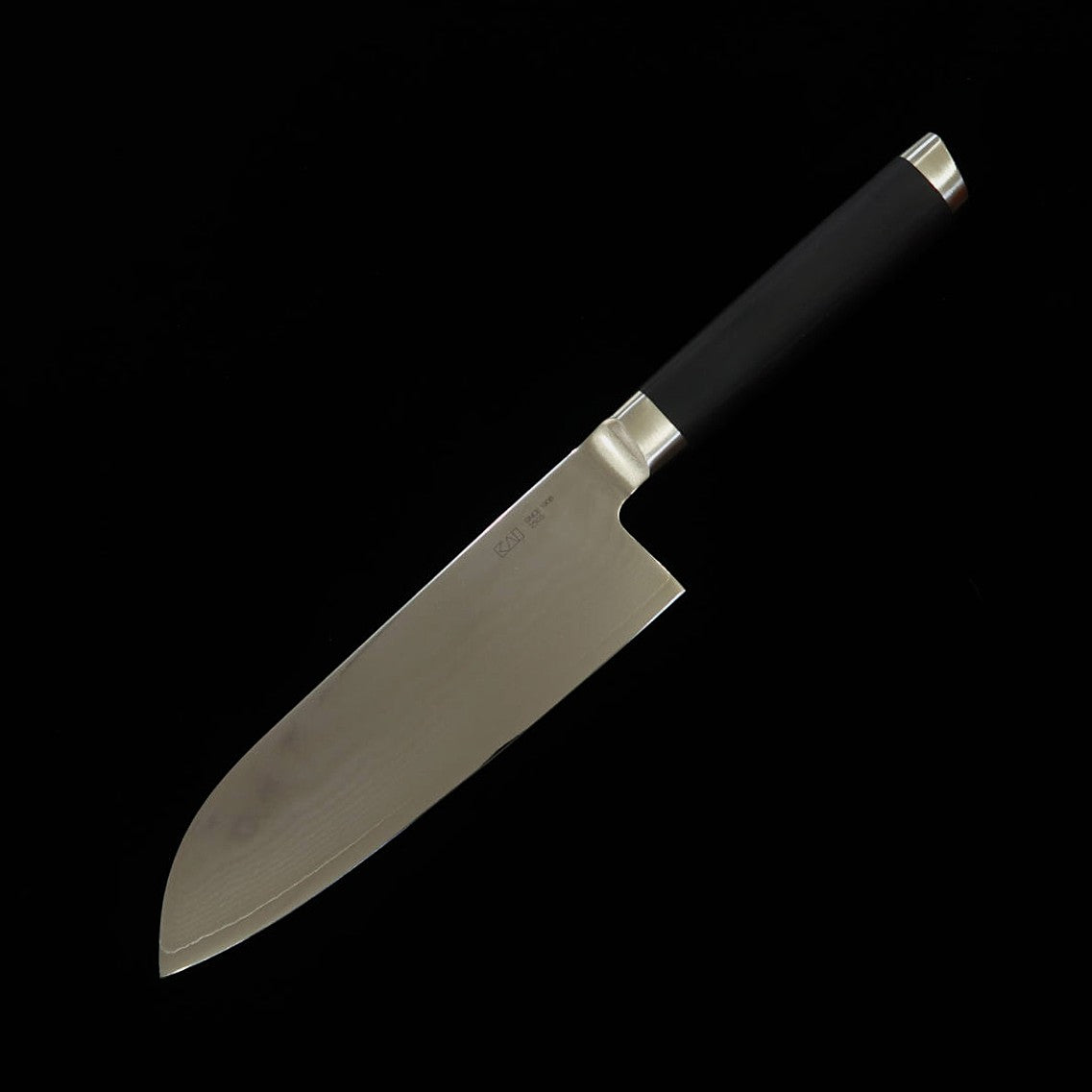 Seki Magoroku SEKI MAGOROKU Damasco AE-5201 Pequeño santoku (145 mm)