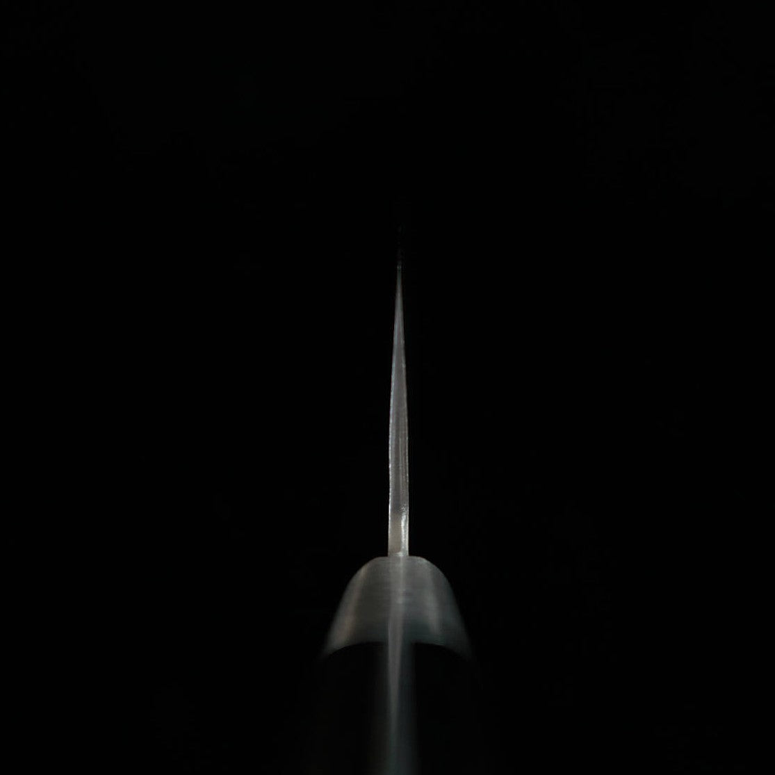 MIURA, Gyuto, acier AUS8, finition martelée, manche en bois composite noir (270 mm)