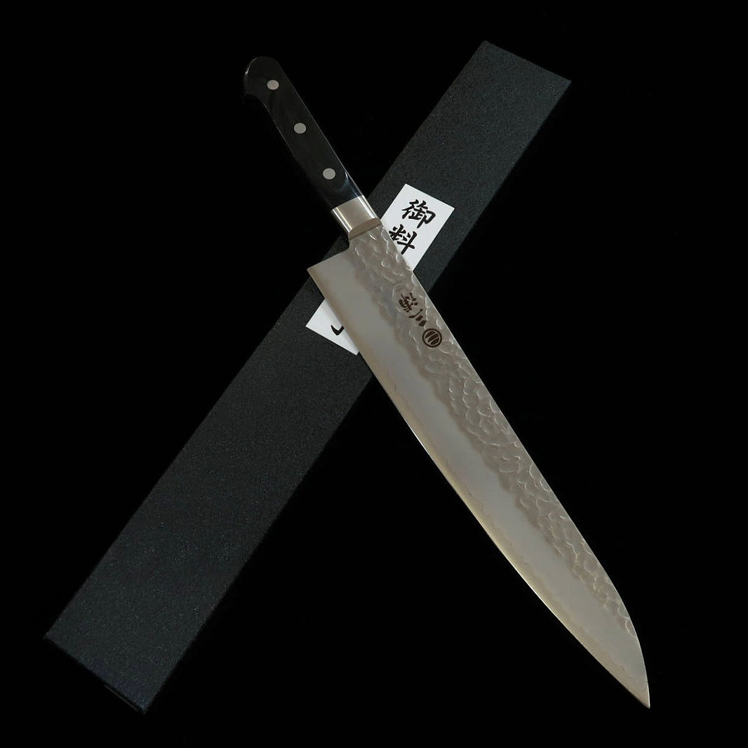 MIURA Gyuto AUS8 Martelado Cabo de Compensado Preto (270mm)