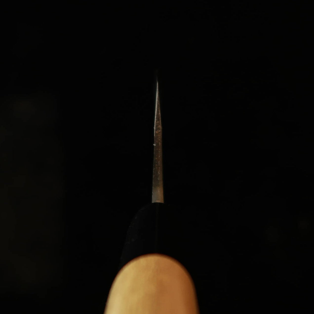 三浦MIURA 鍛造菜切 白紙二号 黒打ち プラ朴栗型柄（170mm）
