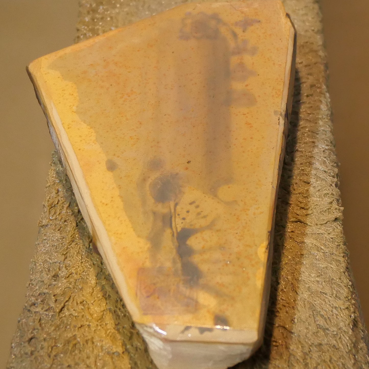 天然砥石　中山　畑中時代　コッパ　手切り（90×130×24mm）