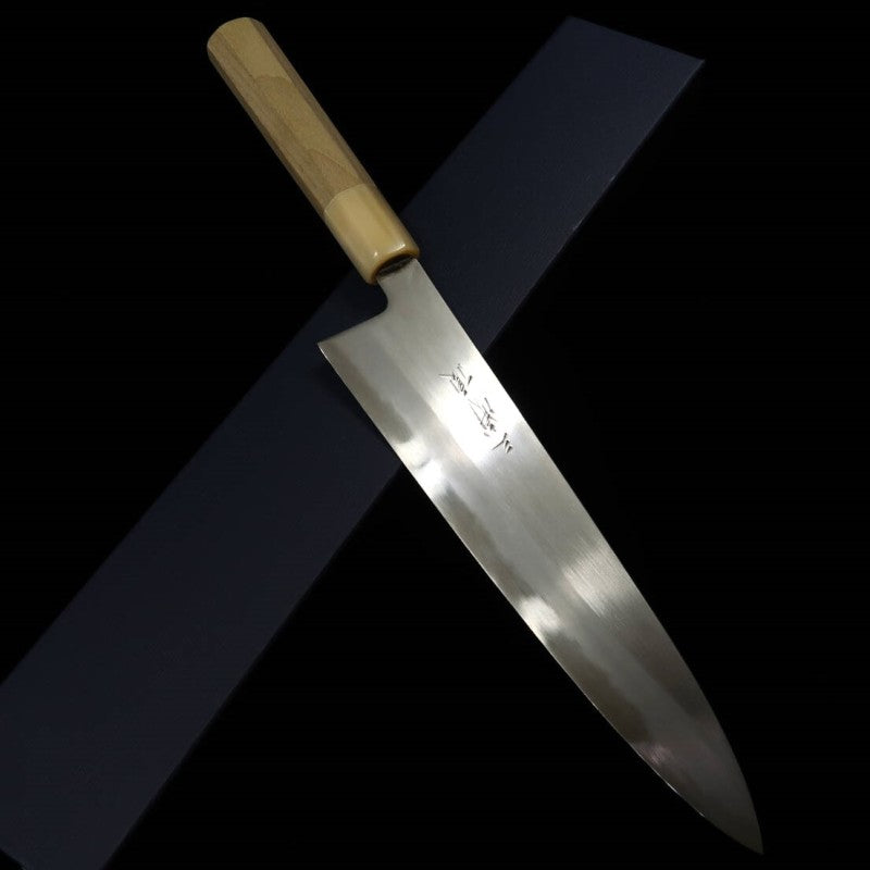 Gyuto MIURA Itadaki Shirogami Nº 2, acabamento Shinki, cabo octogonal de chifre branco de búfalo (210/240mm)