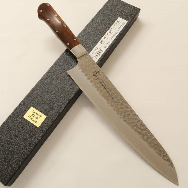 SAKAI TAKAYUKI, modèle Sugihara, Gyuto, VG10, damassé martelé (210/240 mm)