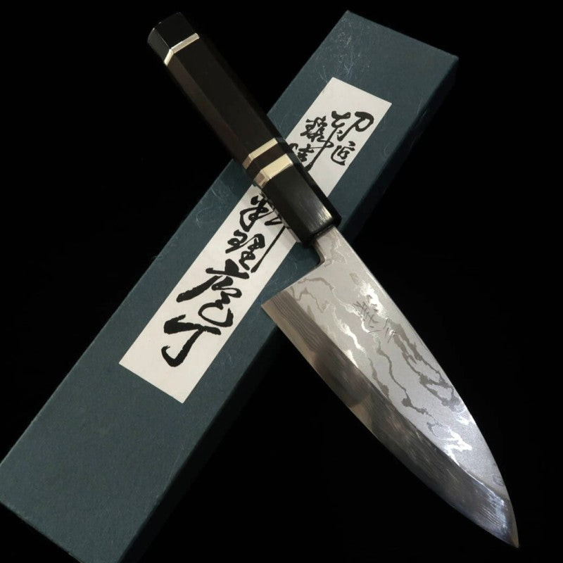 [Déstockage - Fissure sur le manche] MIURA Deba, affûtage d’origine, acier bleu n°2, damas, manche ébène avec bague argentée (150 mm)