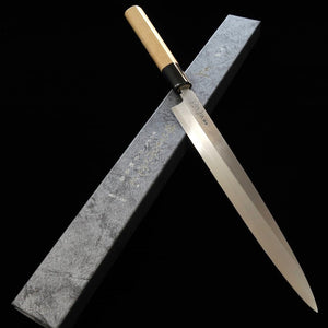 Yanagiba Masamoto Sohonten honkasumi Shirogami No. 2  com cabo em magnolia e chifre de búfalo (240-300mm)