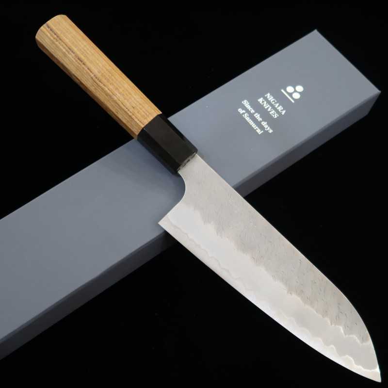 NIGARA Aogami Super pulido martillado santoku mango de teca (180 mm)