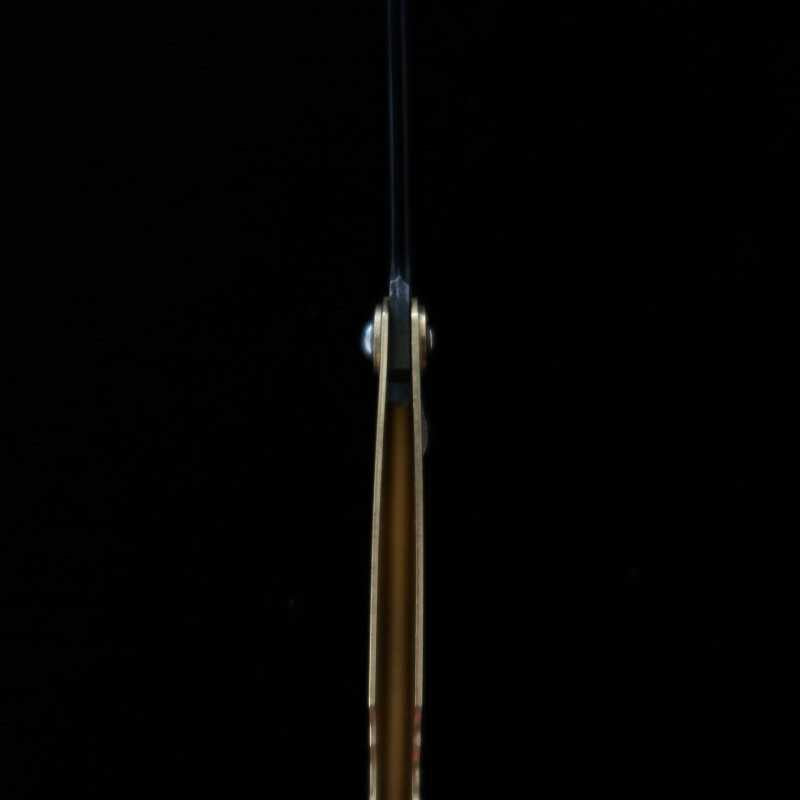 Nagaokanekoma Higonokami, acier bleu sandwich, manche en laiton, Suzaku (72/90 mm).